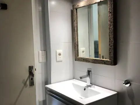 Se vende monoambiente con patio en 18 de Julio