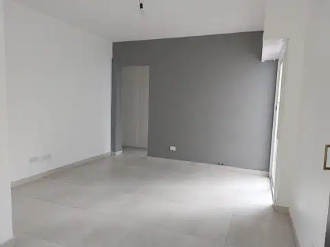 Departamento en Alquiler en Castelar Norte, $ 550.000