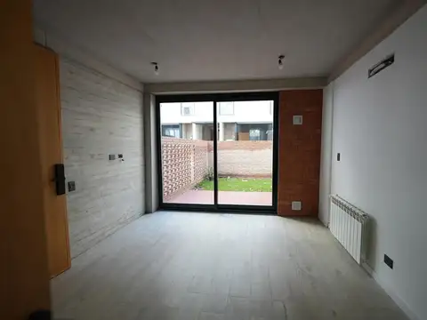 Depto Tipo Casa 2 ambientes con 2 baños