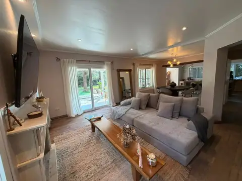 Casa 5 ambientes con 3 baños
