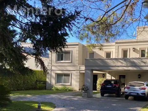 Casa en Venta 400 m2 en Highland Park Country Club- Ubicación estratégica