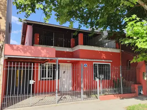 Venta Casa 6 Amb. Jardín. Cochera, Quilmes