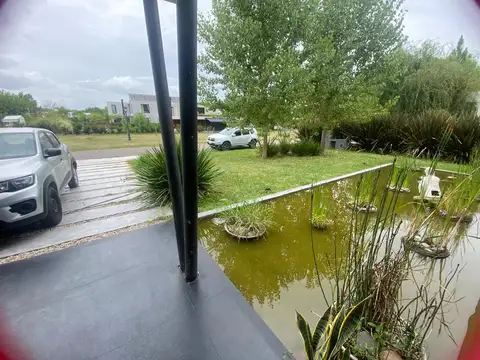 Casa 7 ambientes con 4 baños