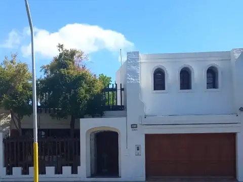 Importante casa barrio del bono
