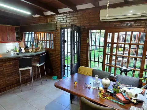 Casa en Venta con 1 cochera