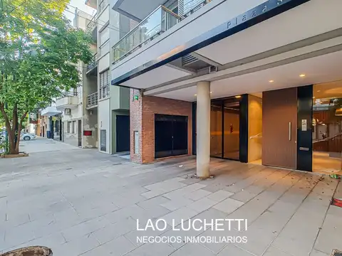 Plaza 800, Piso 1