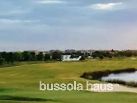 Casa 8 ambientes con 4 baños