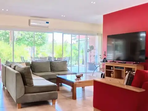 Casa en Venta en Miralagos, USD 400.000