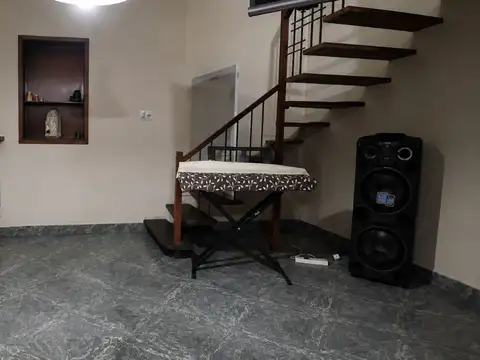 Depto Tipo Casa 4 ambientes con 1 baño