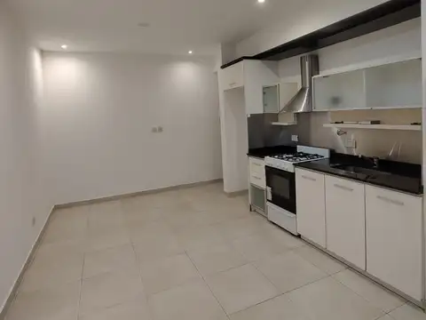 Departamento en alquiler 2 ambientes en alquiler con balcón y cochera,  Ramos Mejía