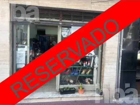 Local comercial a la calle en venta! Excelente ubicacion!!!