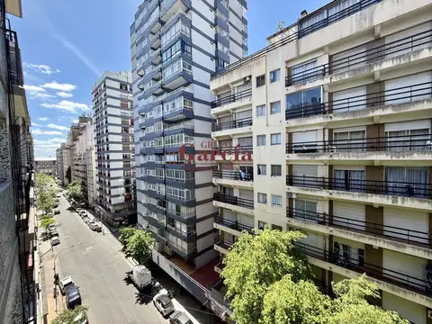 TEMPORADA 2026 | 2 Ambientes a la calle con balcon 