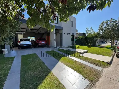 Vendo Casa en Barrio Las Cortaderas I, Guaymallén