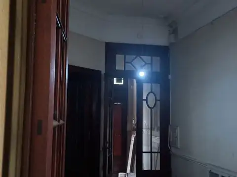 OPORTUNIDAD DE INVERSIÓN ? CASA A RECICLAR EN CONSTITUCIÓN