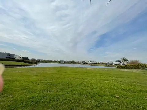 VENTA.LOTE, AL AGUA  . BARRIO VISTAS . PUERTOS .