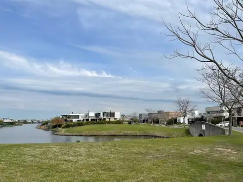 Terreno en Venta de 869,0 m2