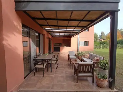 Casa en Venta en La Peregrina, USD 297.000