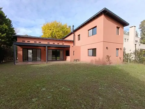 VENTA CASA 4 AMBIENTES LA PEREGRINA CLUB DE CAMPO