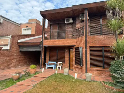 Casa 6 ambientes con 3 baños