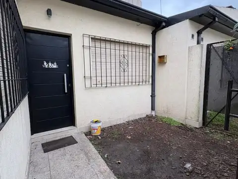 Depto Tipo Casa en Alquiler de 1 dormitorio