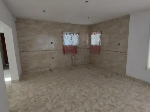 Casa 2 ambientes con 1 baño