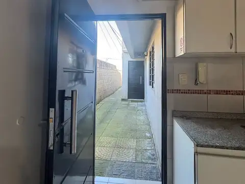 Depto Tipo Casa en Alquiler de Monoambiente