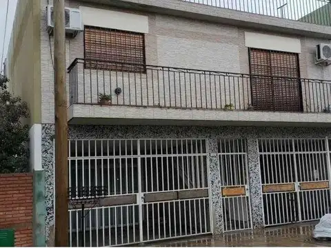 AMPLIO DEPARTAMENTO 3 AMB. AL CONTRAFRENTE