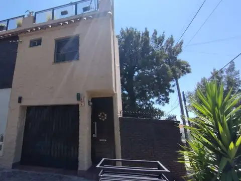 Depto Tipo Casa en Venta en Bernal, USD 129.000