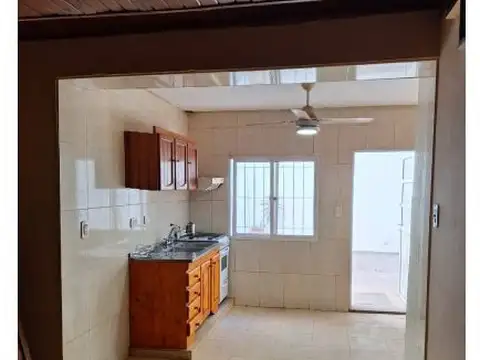 Casa en Alquiler en Alberdi, $ 600.000