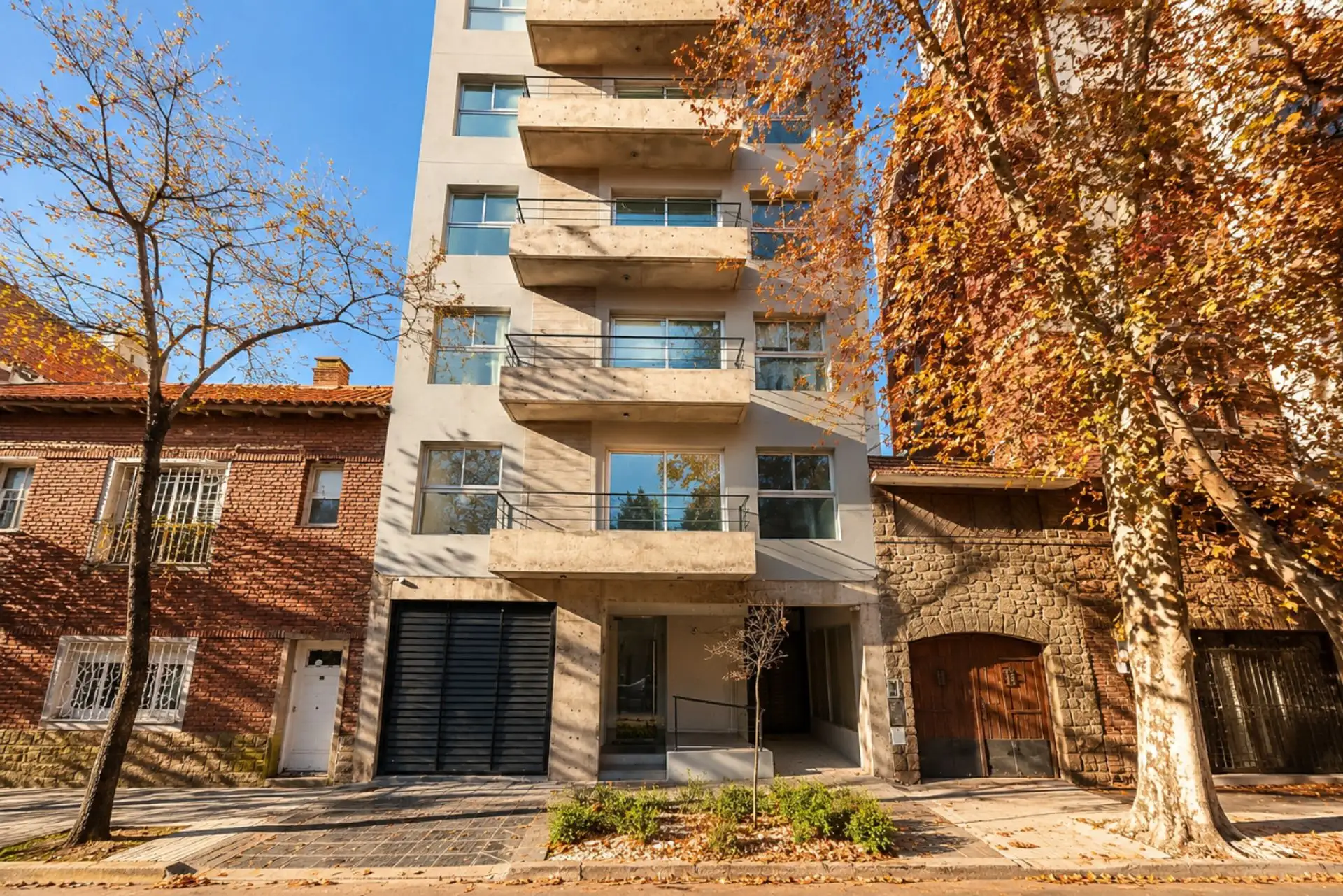 VENTA 2 AMBIENTES SEMIPISO LA PERLA A ESTRENAR