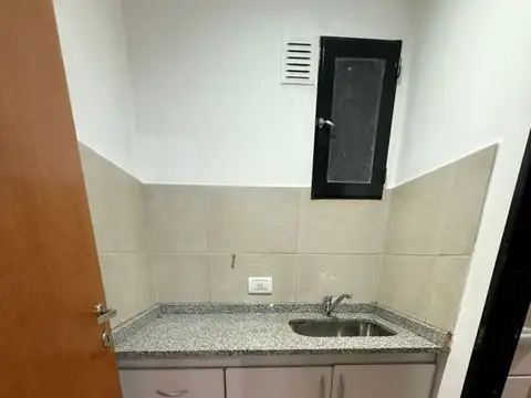 Local - Alquiler - Argentina, Tres de Febrero - URQUIZA, GRAL. AV. 4554