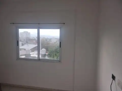 Departamento en Alquiler en Caseros, $ 950.000