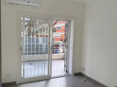 PH- 1ºpiso- Entrada indep.- APTO PROF.o COMERCIAL- Moderno- Impecable 