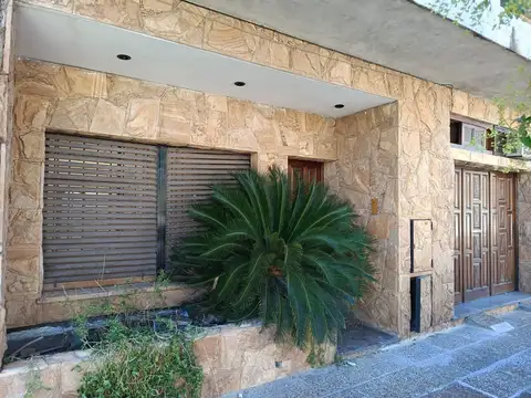 Venta PH 3 ambientes +escrit +cochera +patio Lanús