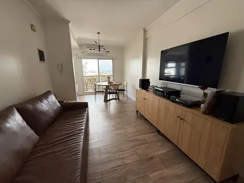Departamento 5 ambientes con COCHERA y tres balcones - Luminoso - en Wilde Avellaneda