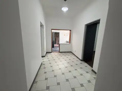 Casa 12 ambientes con 4 baños