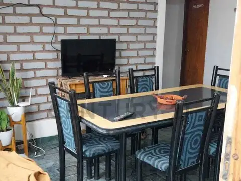 SUBALFEREZ G. NASIF 1500, Piso 1