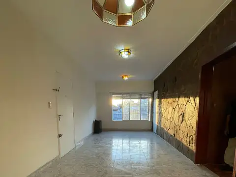 * EXCELENTE DEPARTAMENTO 4 AMBIENTES CON BALCÓN * RAMOS MEJIA *