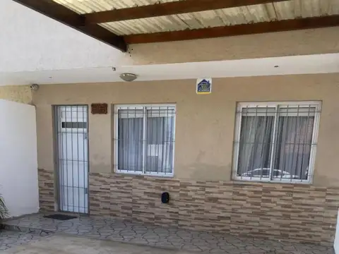 Casa 3 ambientes con 2 baños