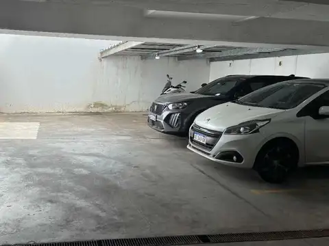 VENTA COCHERA CUBIERTA PARQUE CHAS PLANTA BAJA