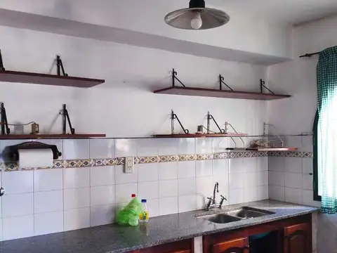 Casa 4 ambientes con 1 baño