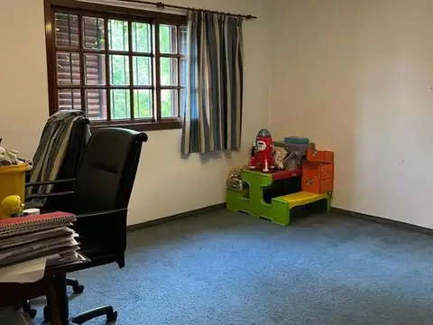 Solida casa en Corimayo Burzaco