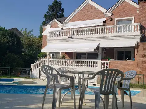 Excelente Casa en venta en barrio La Delfina