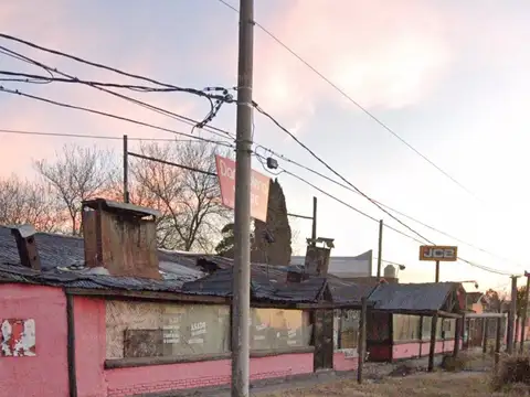 EXCELENTE OPORTUNIDAD FRACCION 1800M2 . SOBRE COLECTORA  ACCESO OESTE 200 MTS. PUENTE GNECCO- MORENO