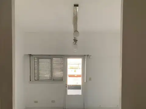 Depto Tipo Casa en Alquiler de 4 ambientes
