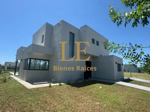 VENTA DE CASA EN EL NAUDIR A LA LAGUNA