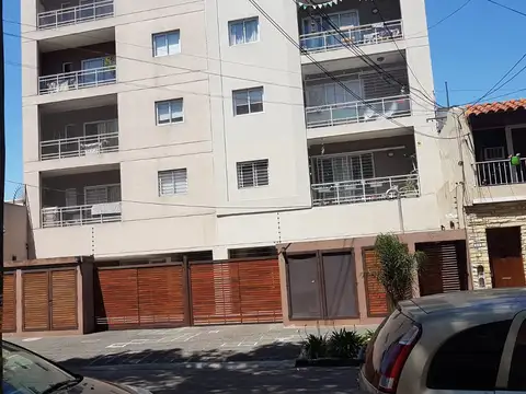 Exclusivo departamento a estrenar de 3 ambientes con balcón, con cochera en Florida