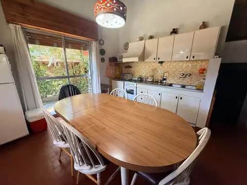 Casa 5 ambientes con 2 baños