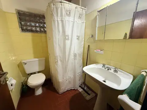 Venta Casa Pinamar Chalet clásico - 4 dorm 2 baños