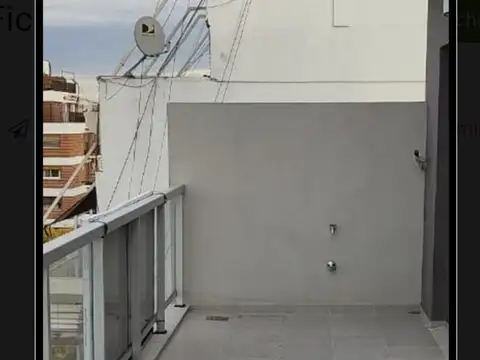 BALCON TERRAZA 2 AMBIENTES AL FRENTE UNA JOYITA Departamento en venta en Liniers